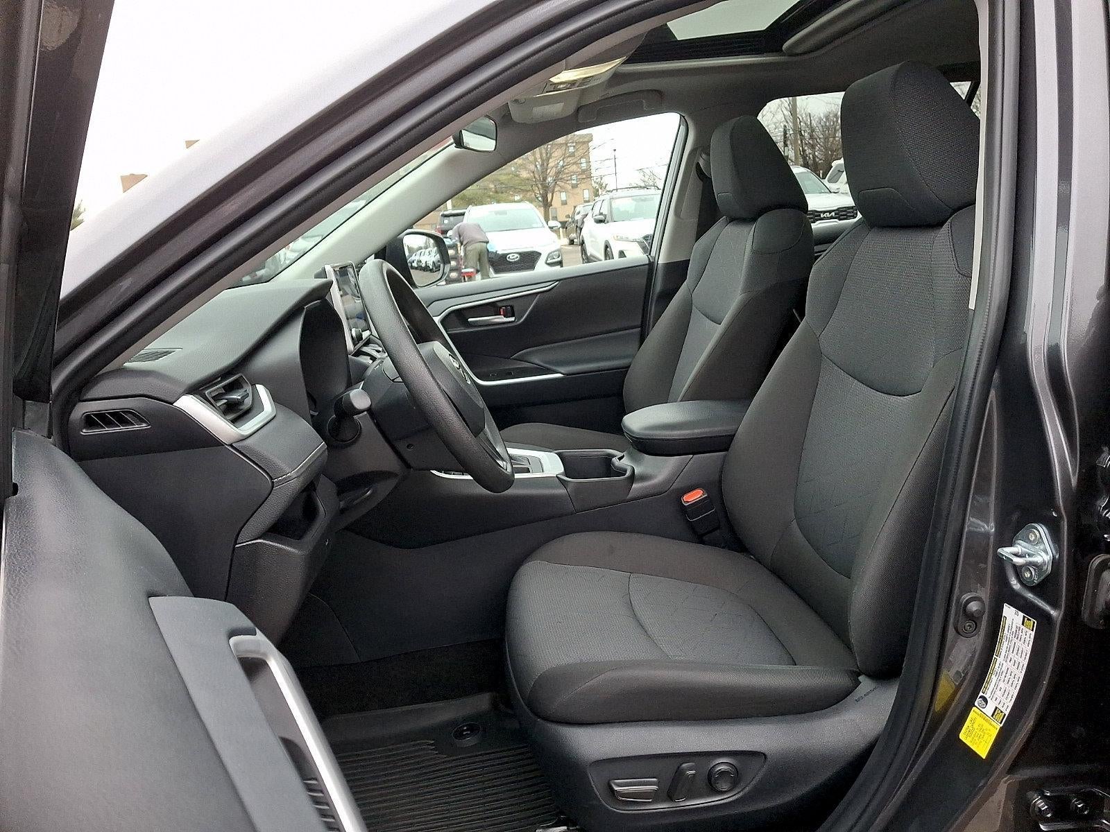 2025 Toyota RAV4 XLE AWD (Natl)