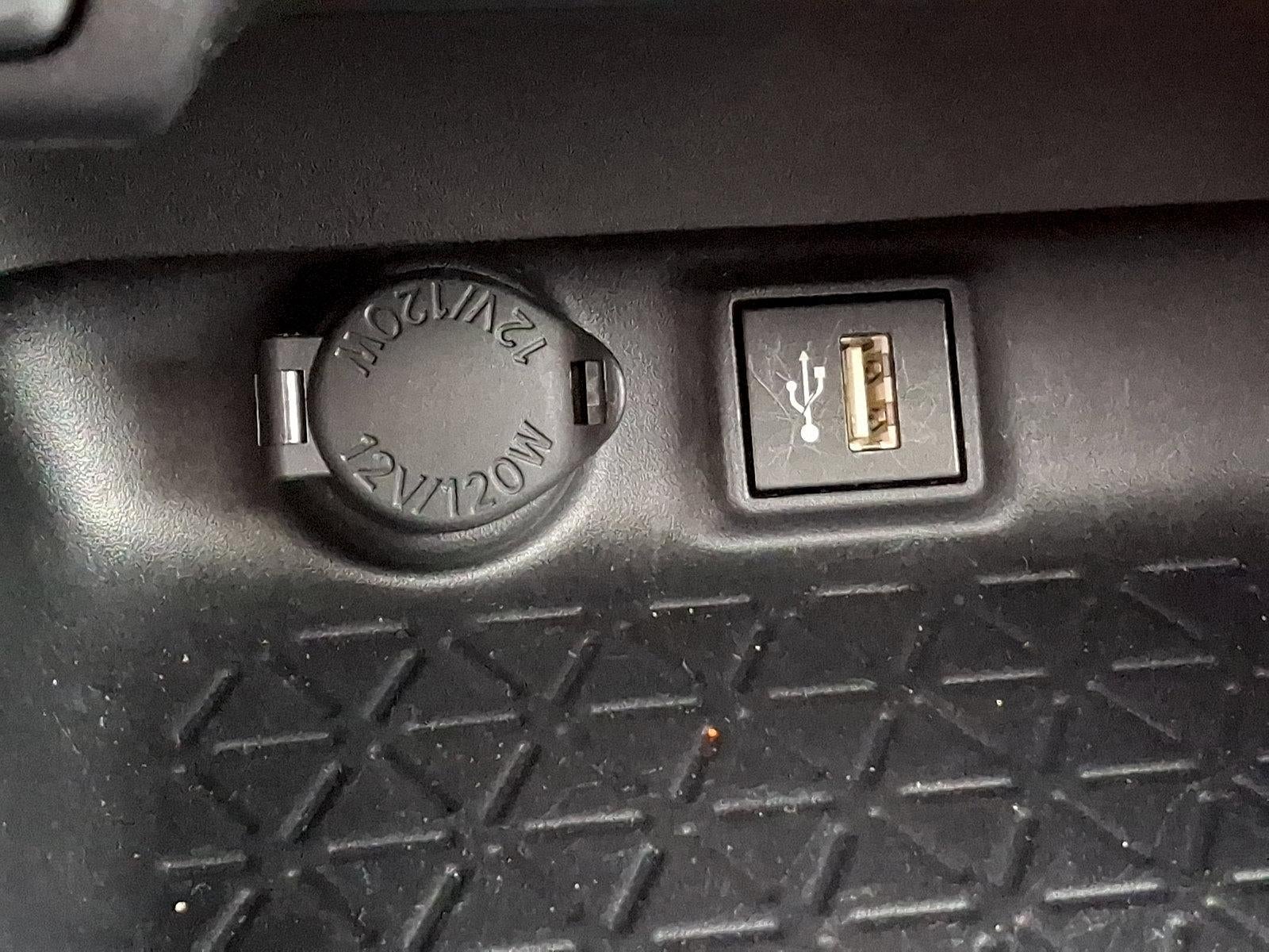 2025 Toyota RAV4 XLE AWD (Natl)