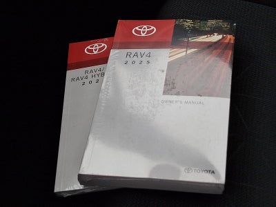 2025 Toyota RAV4 XLE AWD (Natl)