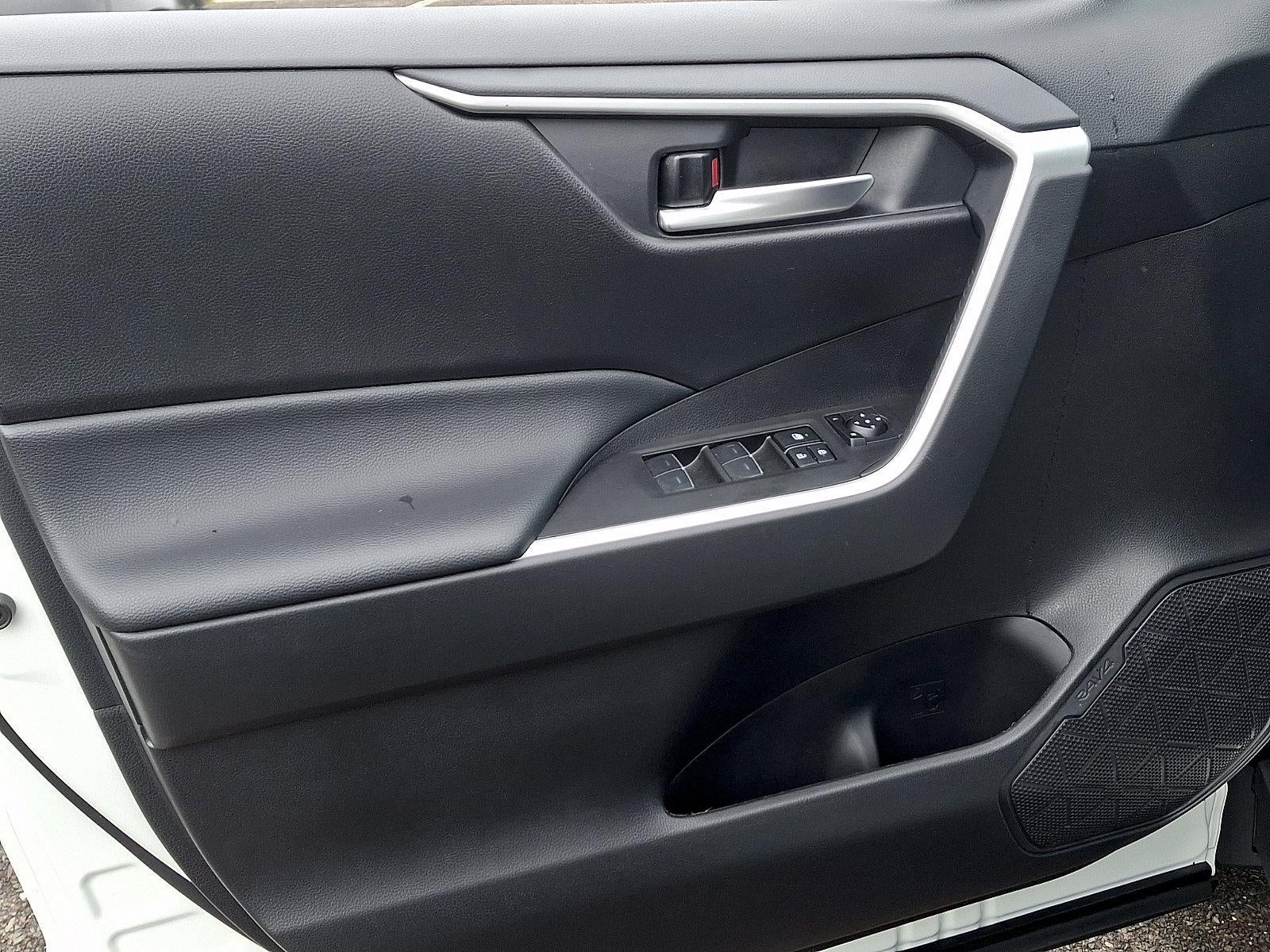 2025 Toyota RAV4 XLE AWD (Natl)