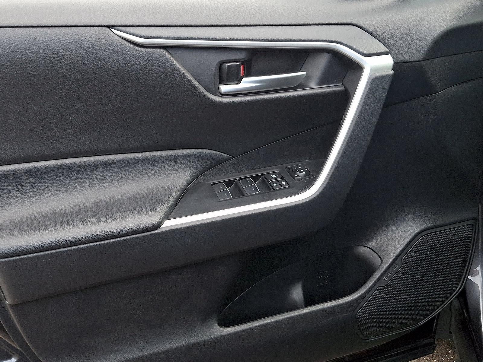 2025 Toyota RAV4 XLE AWD (Natl)