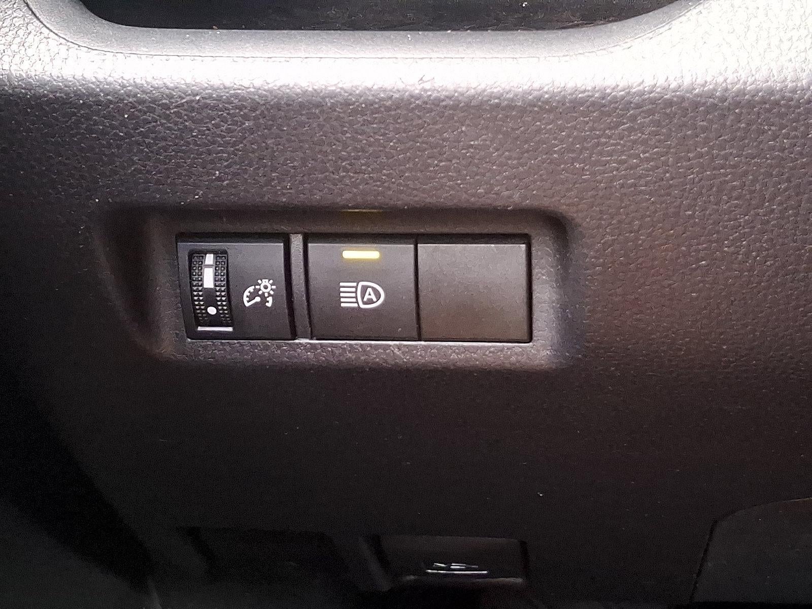 2025 Toyota RAV4 XLE AWD (Natl)