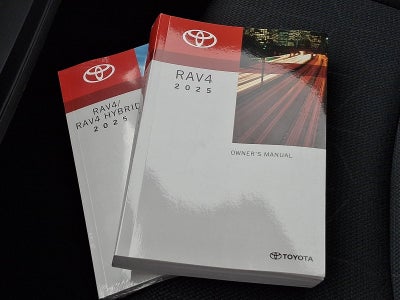 2025 Toyota RAV4 XLE AWD (Natl)