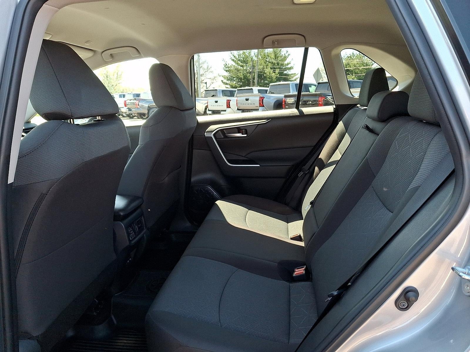 2025 Toyota RAV4 XLE AWD (Natl)