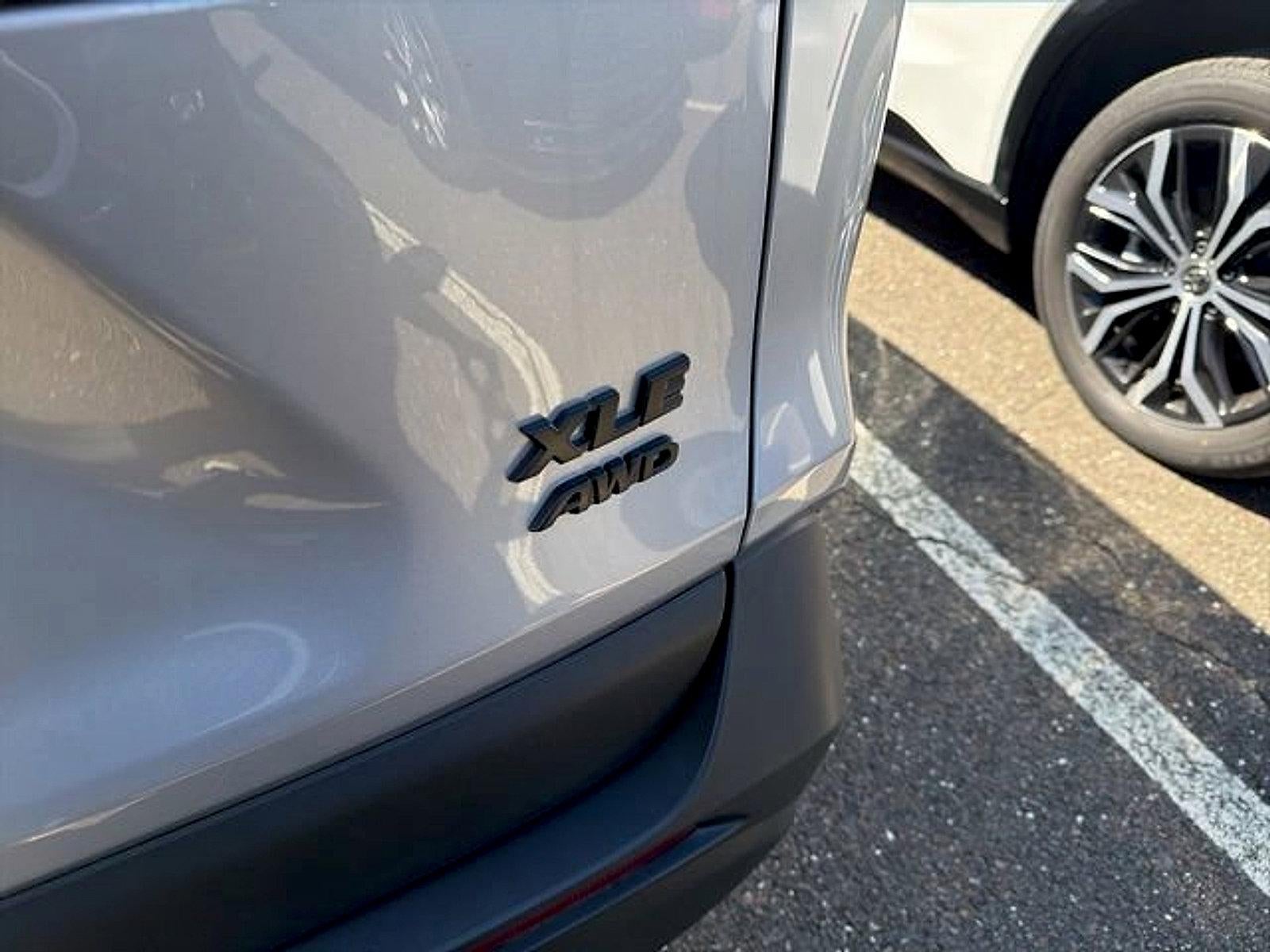 2025 Toyota RAV4 XLE AWD (Natl)