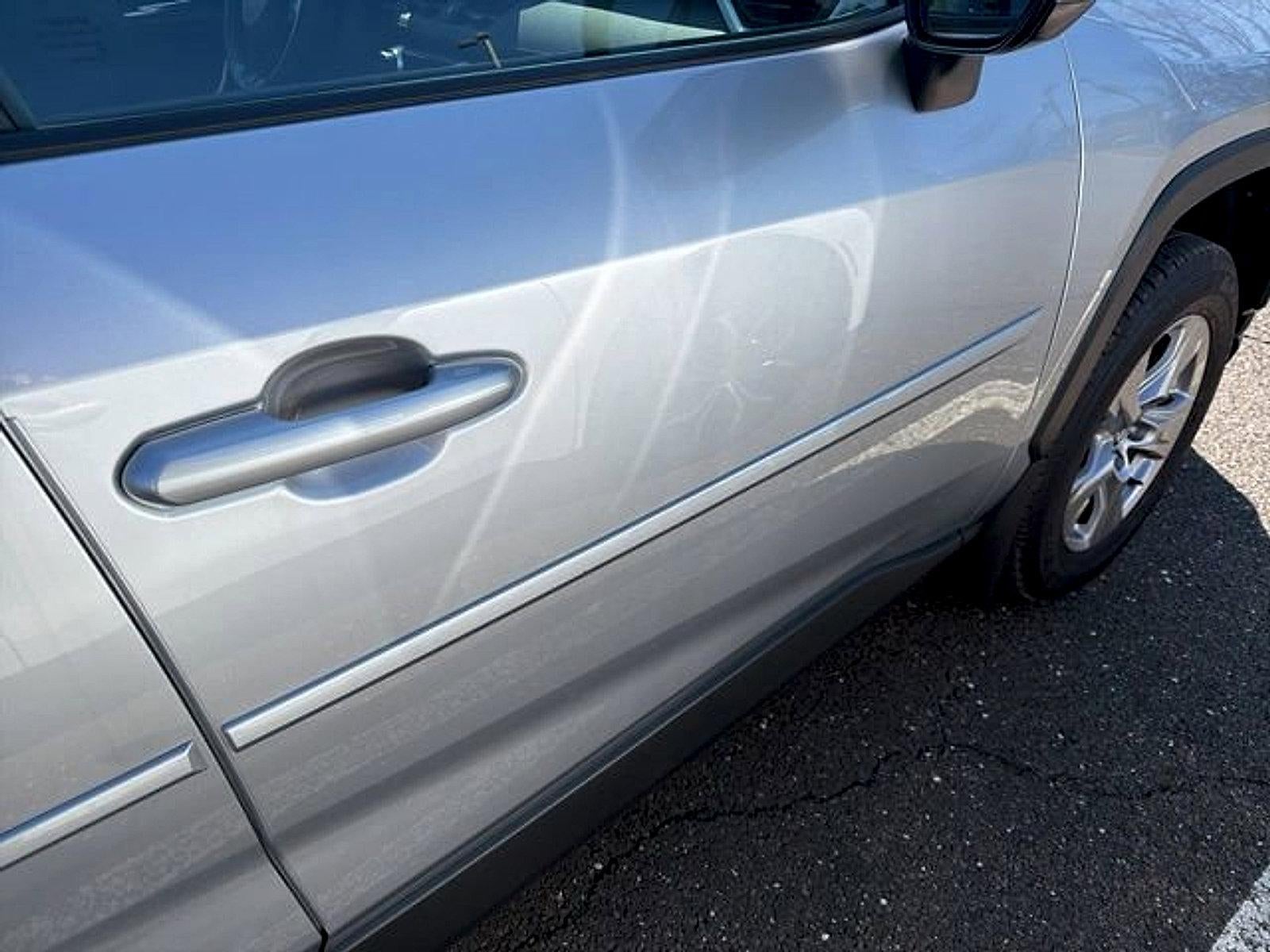 2025 Toyota RAV4 XLE AWD (Natl)