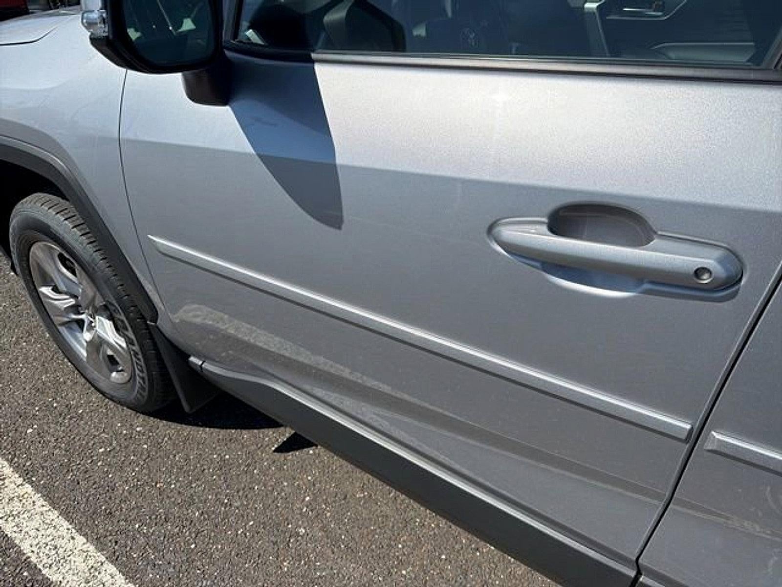 2025 Toyota RAV4 XLE AWD (Natl)