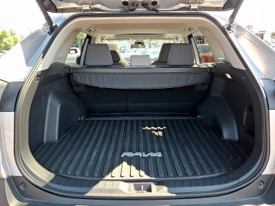 2025 Toyota RAV4 XLE AWD (Natl)
