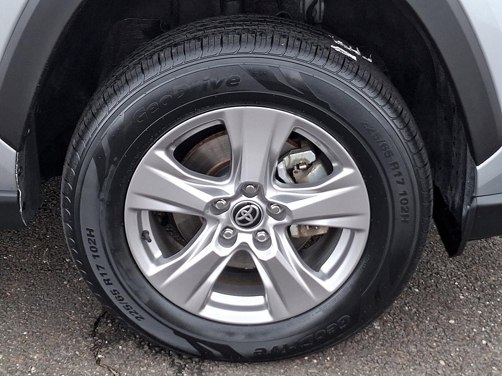 2025 Toyota RAV4 XLE AWD (Natl)