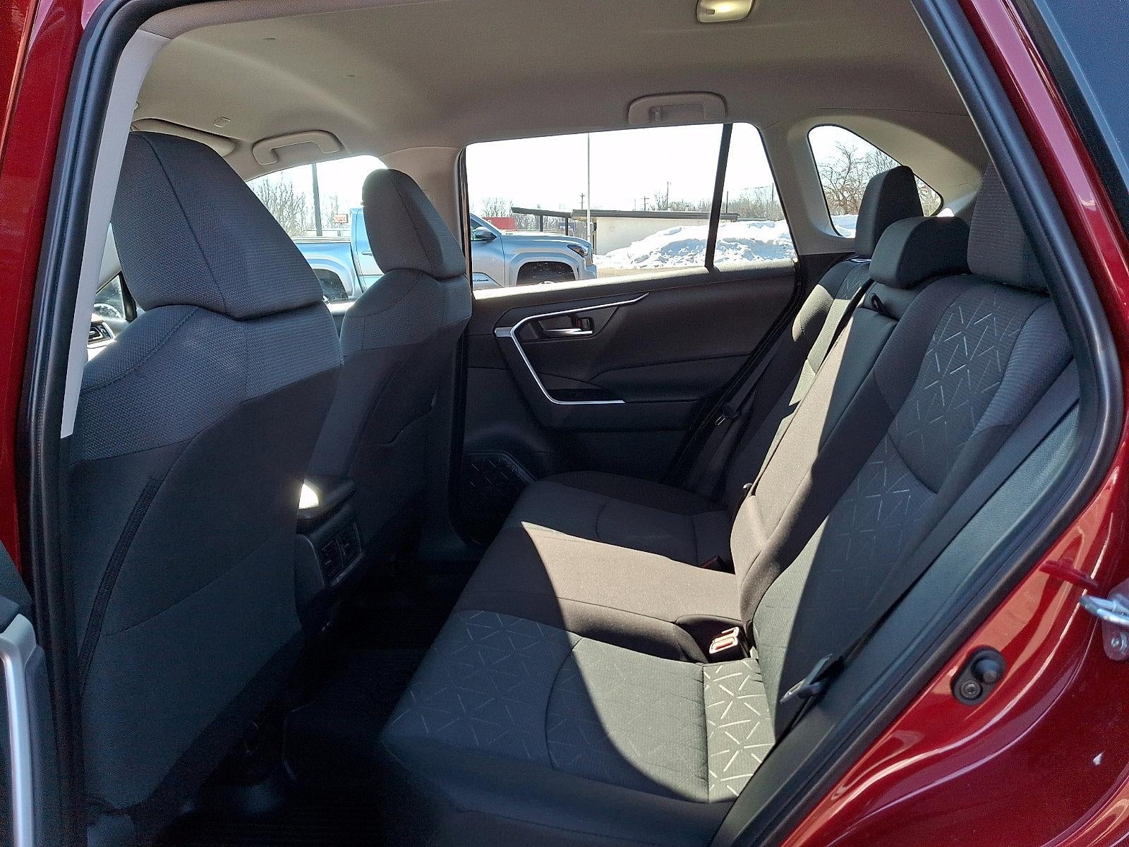 2025 Toyota RAV4 XLE AWD (Natl)