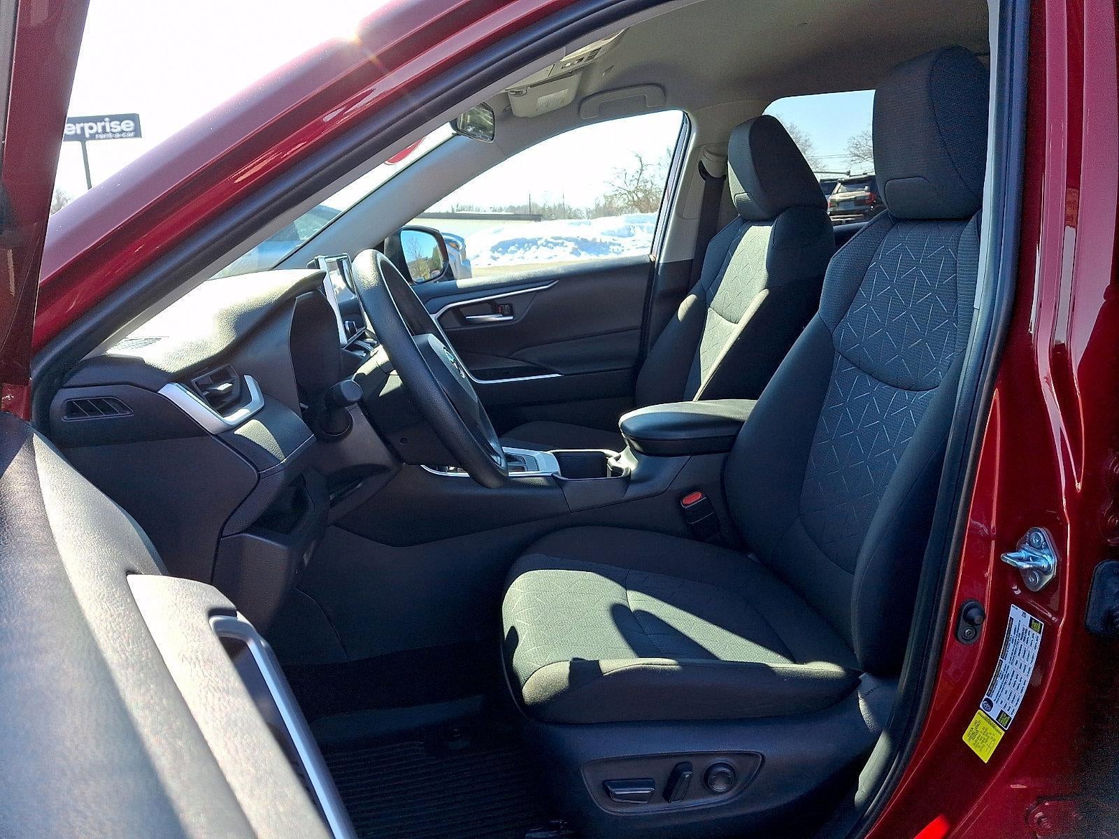 2025 Toyota RAV4 XLE AWD (Natl)