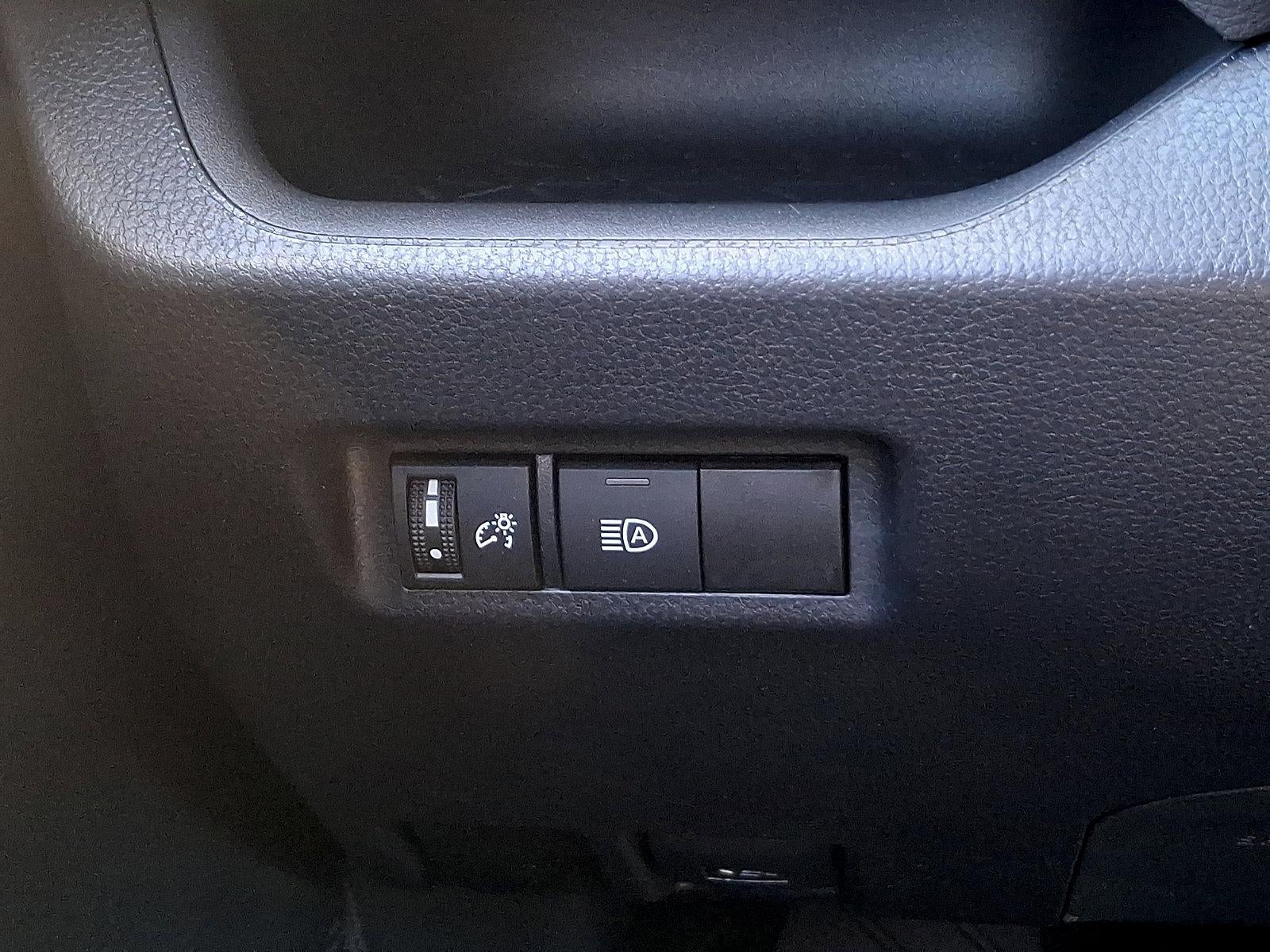 2025 Toyota RAV4 XLE AWD (Natl)