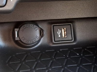 2025 Toyota RAV4 XLE AWD (Natl)