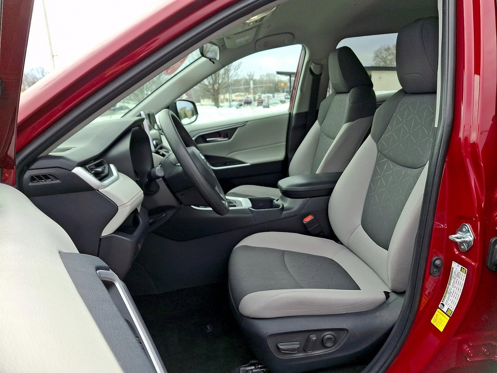 2025 Toyota RAV4 XLE AWD (Natl)