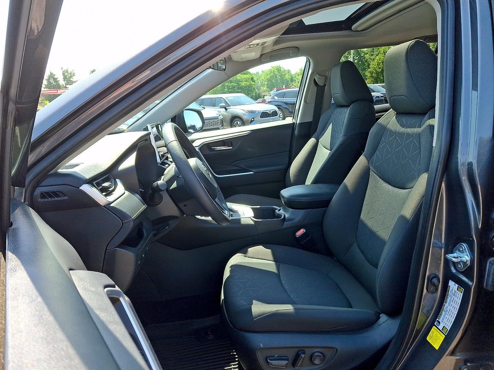 2024 Toyota RAV4 Hybrid XLE AWD (Natl)