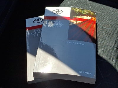 2024 Toyota RAV4 Hybrid XLE AWD (Natl)
