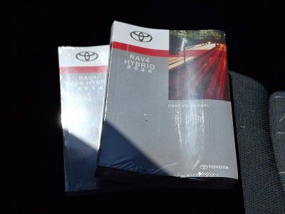 2024 Toyota RAV4 Hybrid XLE AWD (Natl)