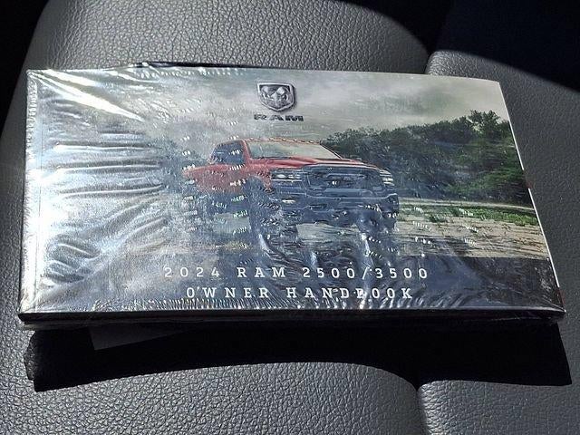 2024 RAM 3500 Tradesman 4x4 Crew Cab 8' Box