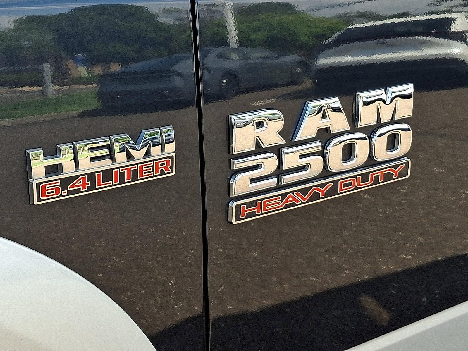 2014 RAM 2500 4WD Crew Cab 6.4 Ft Box Laramie