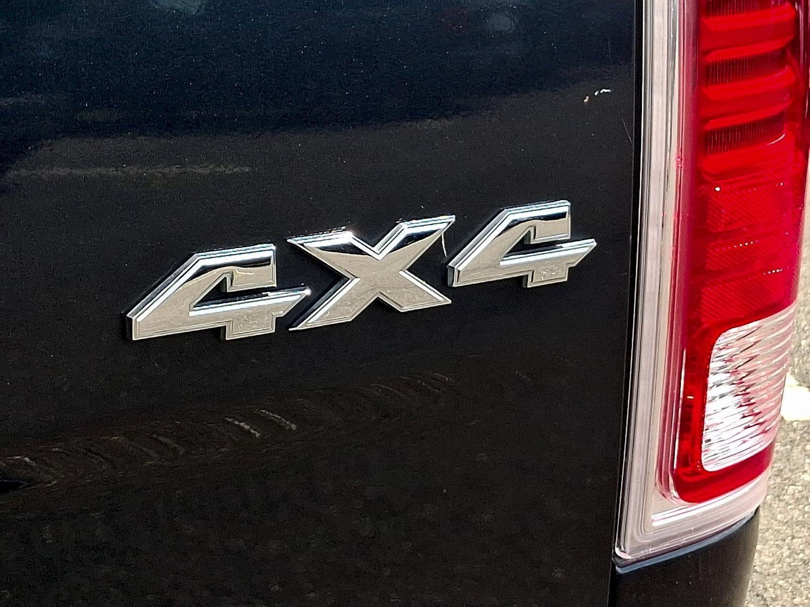 2014 RAM 2500 4WD Crew Cab 6.4 Ft Box Laramie