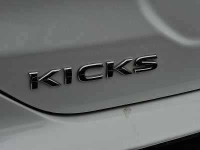 2021 Nissan Kicks SR FWD