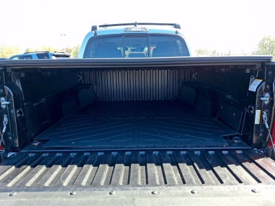2022 Toyota Tacoma 4WD 4WD SR Double Cab 5' Bed V6 AT (GS)