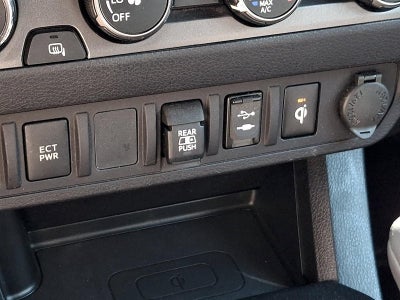 2019 Toyota Tacoma 4WD 4WD TRD Sport Double Cab 6' Bed V6 AT (Natl)