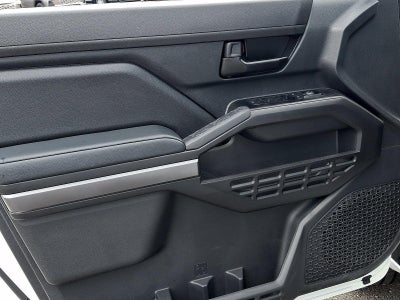 2025 Toyota Tacoma 4WD 4WD SR5 Double Cab 6' Bed AT (Natl)