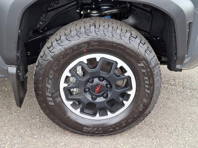 2026 Toyota Tacoma 4WD 4WD TRD Off Road Double Cab 5' Bed AT (Natl)