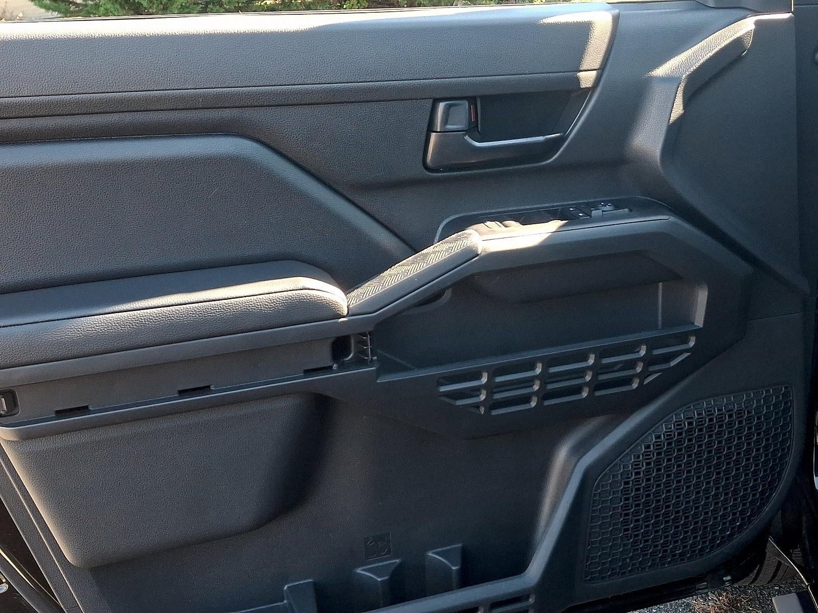 2025 Toyota Tacoma 4WD 4WD SR5 Double Cab 5' Bed AT (Natl)