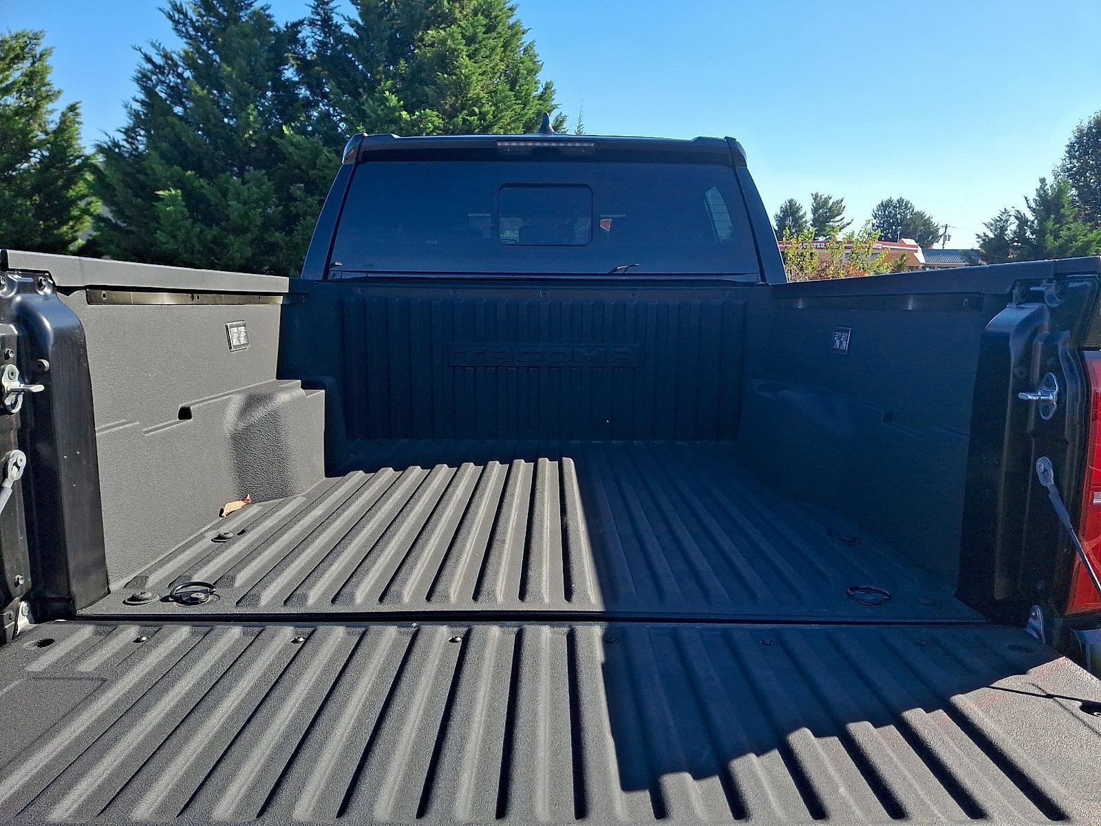 2025 Toyota Tacoma 4WD 4WD SR5 Double Cab 5' Bed AT (Natl)