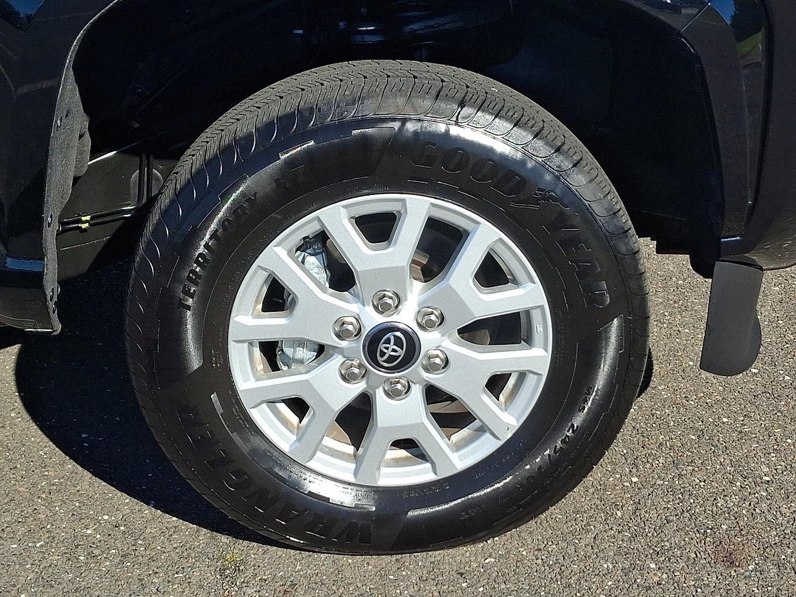 2025 Toyota Tacoma 4WD 4WD SR5 Double Cab 5' Bed AT (Natl)