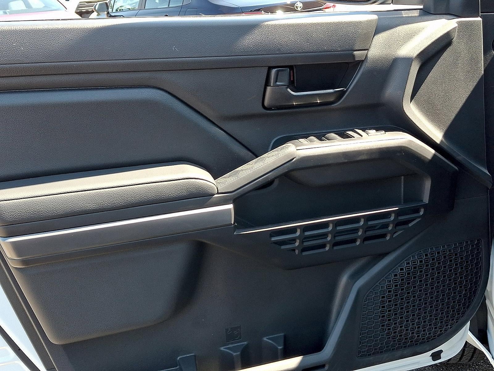 2025 Toyota Tacoma 4WD 4WD SR5 Double Cab 6' Bed AT (Natl)