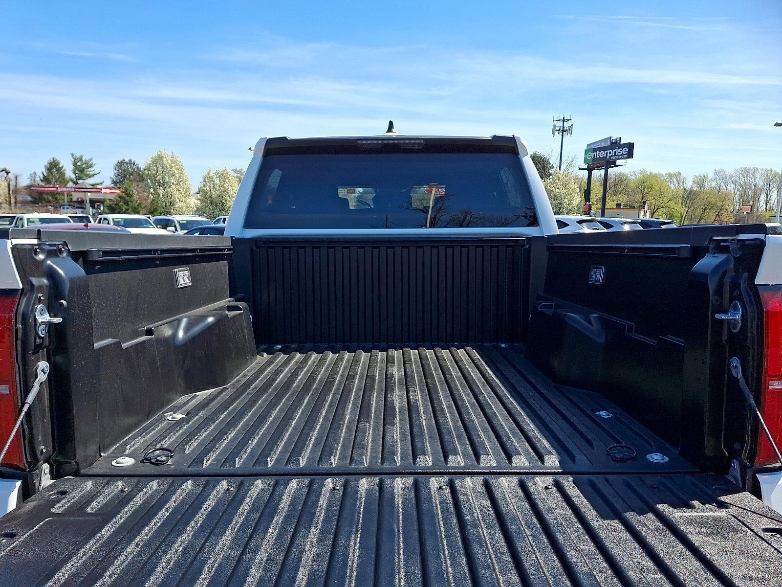 2025 Toyota Tacoma 4WD 4WD SR5 Double Cab 6' Bed AT (Natl)