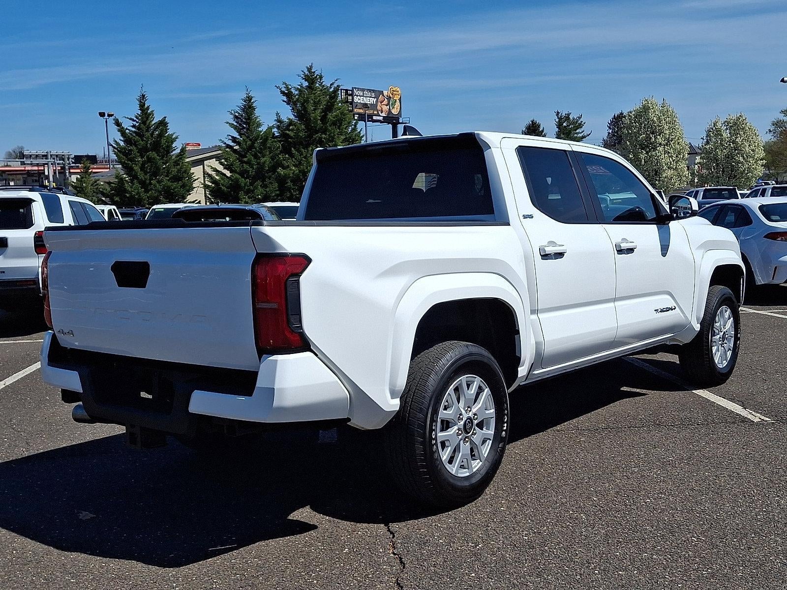 2025 Toyota Tacoma 4WD 4WD SR5 Double Cab 6' Bed AT (Natl)