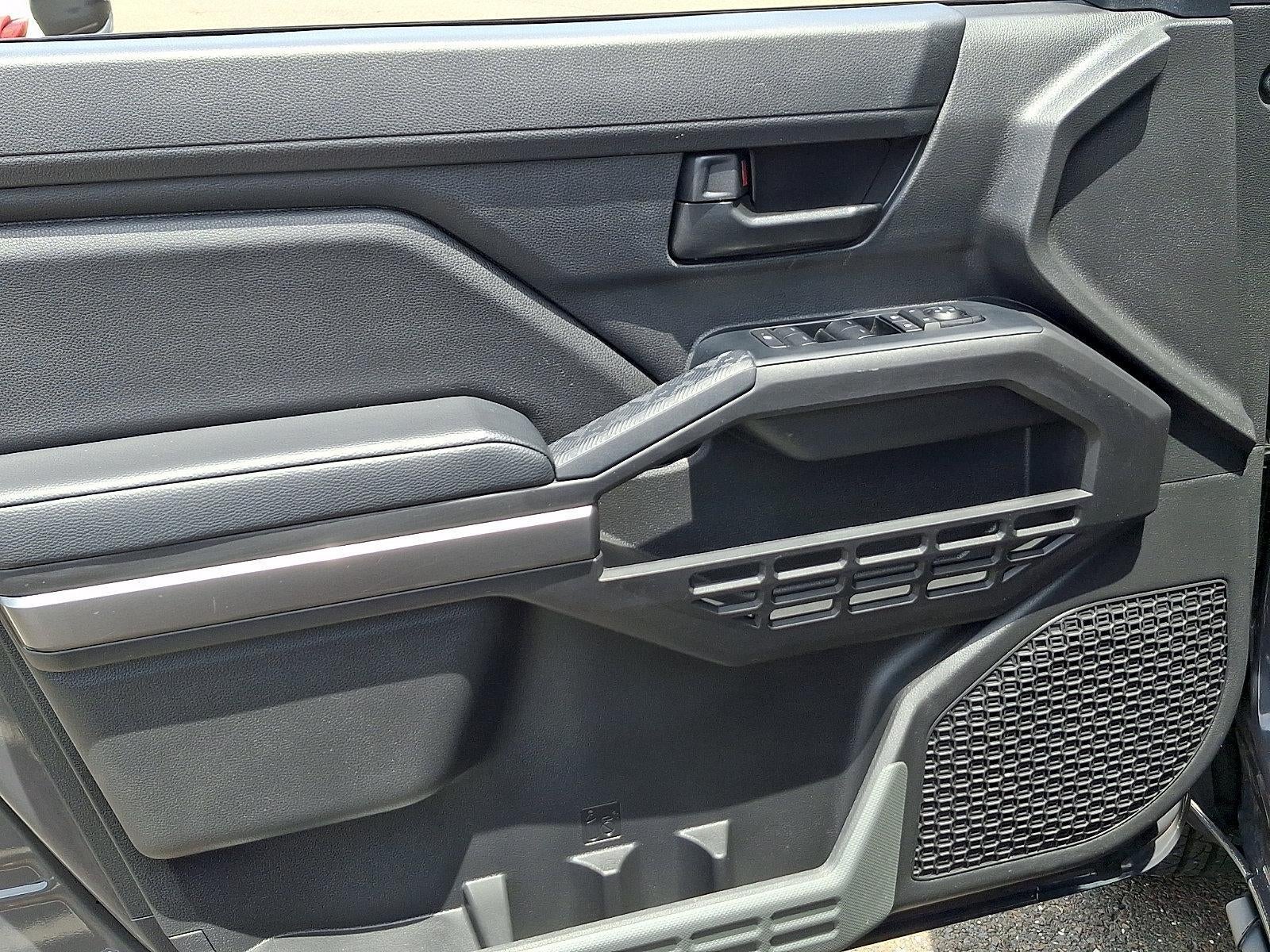 2025 Toyota Tacoma 4WD 4WD SR5 Double Cab 6' Bed AT (Natl)