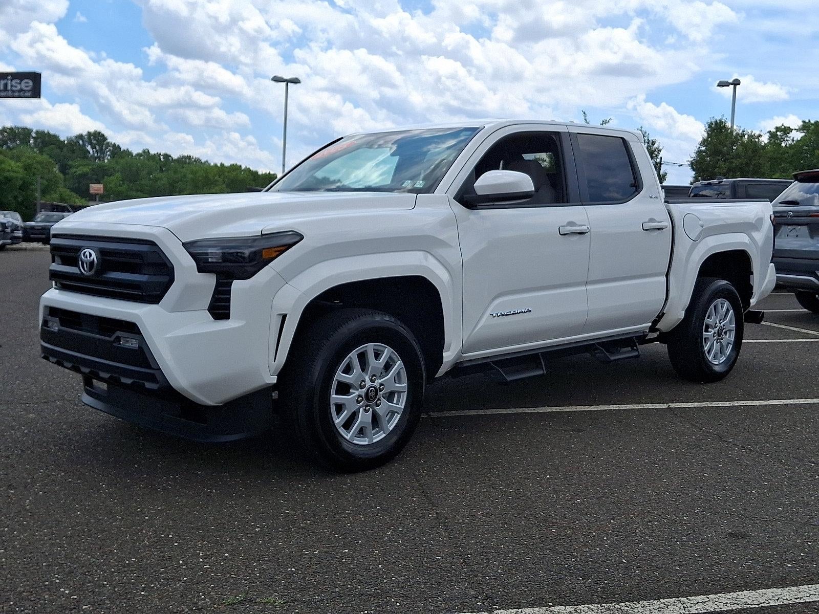 2025 Toyota Tacoma 4WD 4WD SR5 Double Cab 6' Bed AT (Natl)