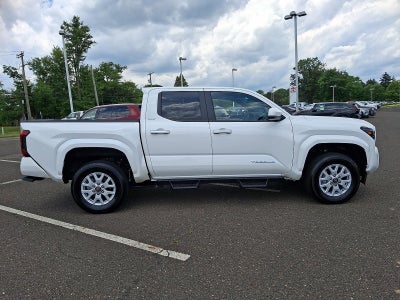 2025 Toyota Tacoma 4WD 4WD SR5 Double Cab 6' Bed AT (Natl)