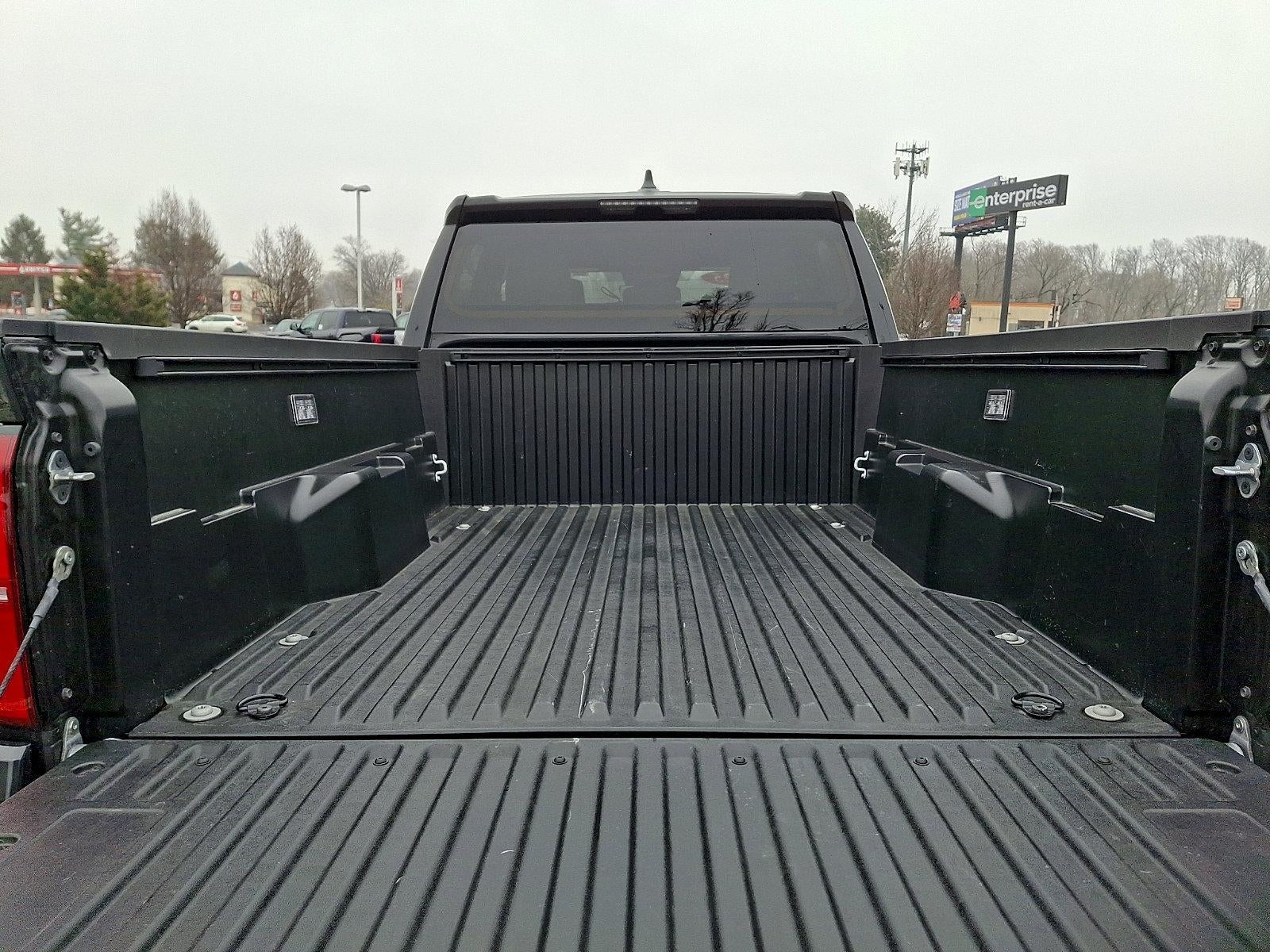 2025 Toyota Tacoma 4WD 4WD SR5 Double Cab 6' Bed AT (Natl)