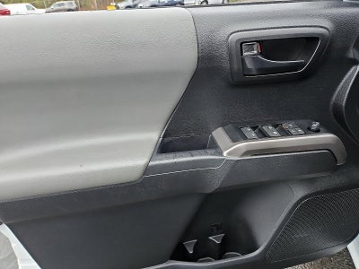 2023 Toyota Tacoma 4WD 4WD SR5 Double Cab 6' Bed V6 AT (Natl)