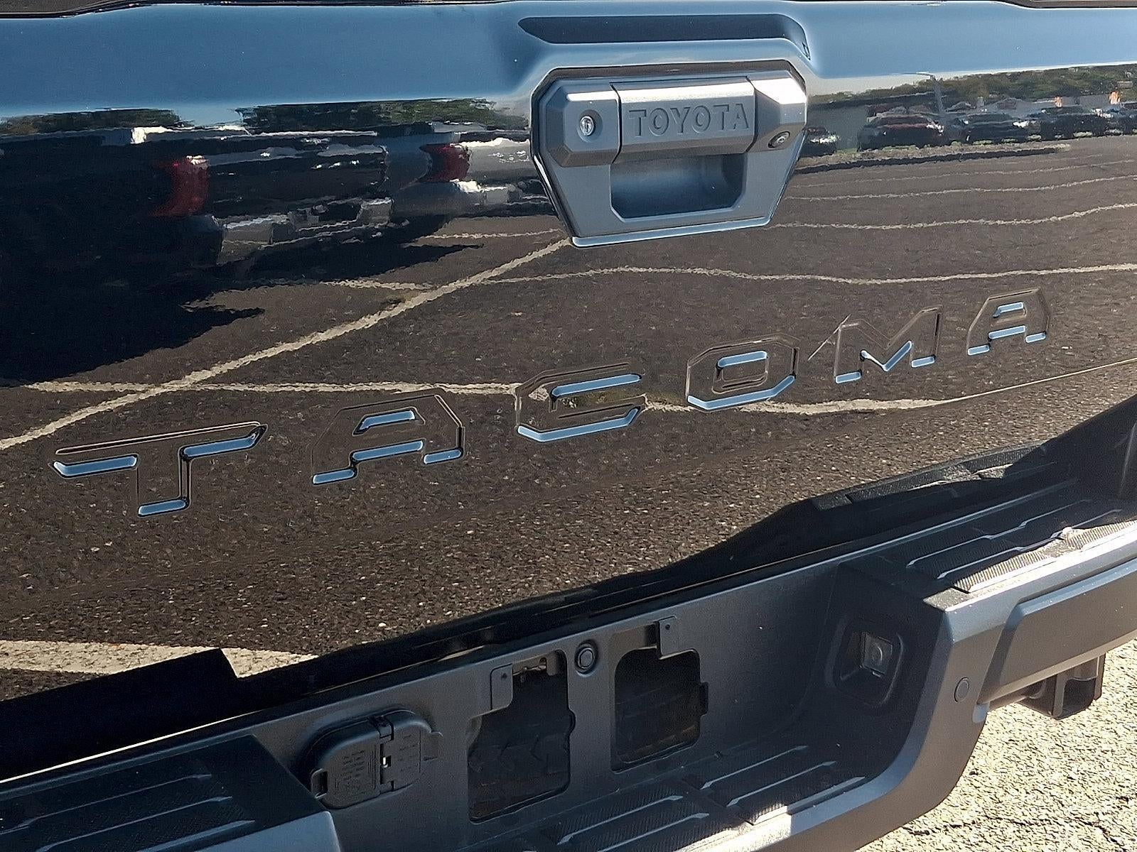 2024 Toyota Tacoma 2WD 2WD SR Double Cab 5' Bed AT (Natl)
