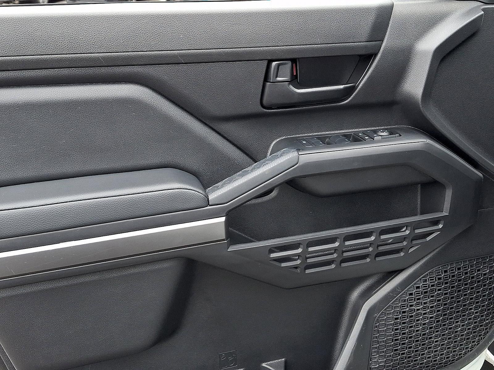 2024 Toyota Tacoma 4WD 4WD SR5 Double Cab 5' Bed AT (Natl)