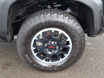 2025 Toyota Tacoma 4WD 4WD TRD Off Road Double Cab 5' Bed AT (Natl)