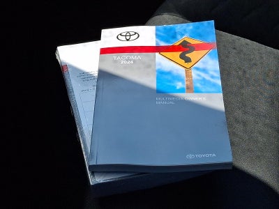 2024 Toyota Tacoma 4WD 4WD SR5 Double Cab 6' Bed AT (Natl)