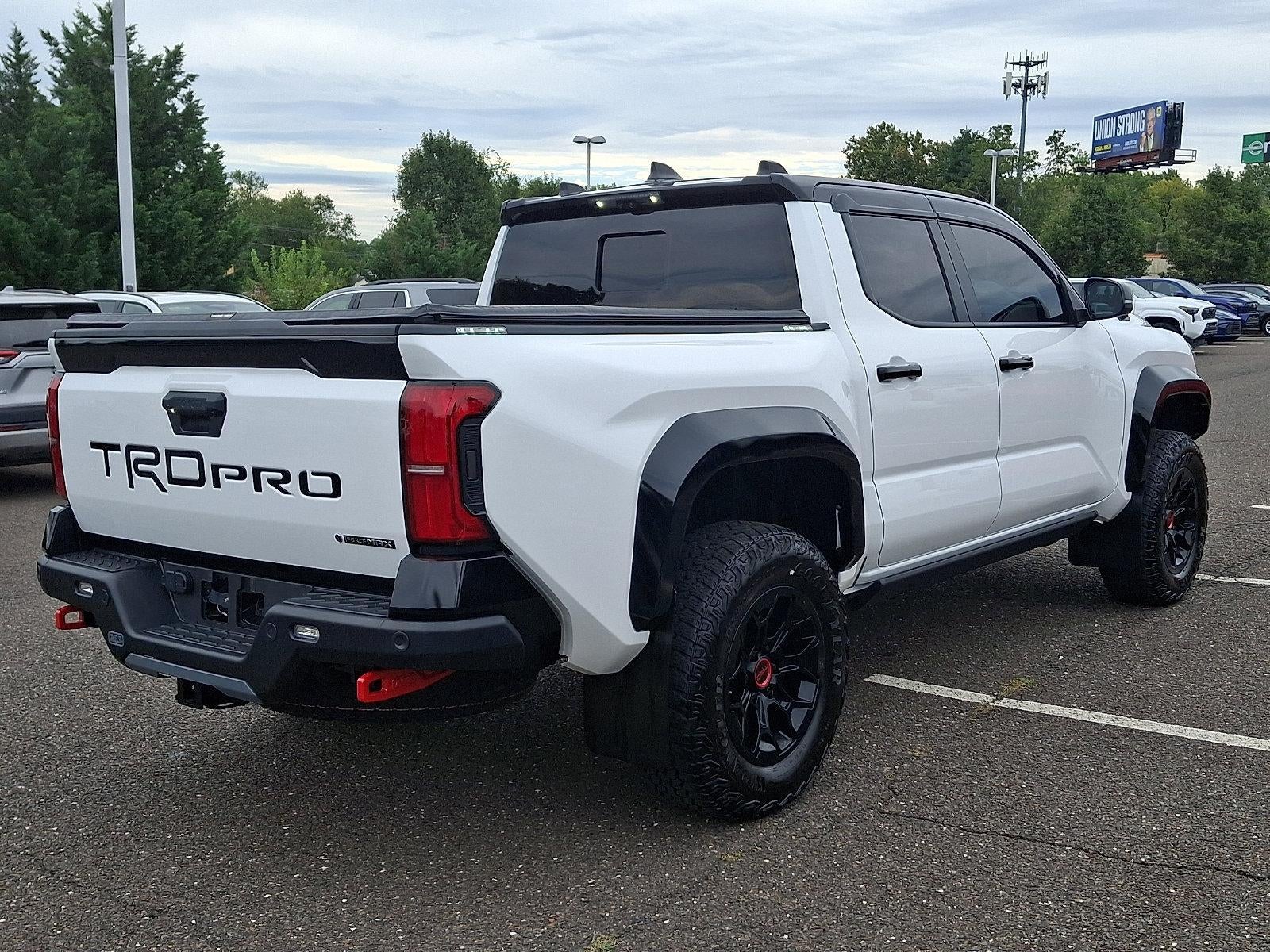 2025 Toyota Tacoma 4WD 4WD TRD Pro Hybrid Double Cab 5' Bed AT (Natl)