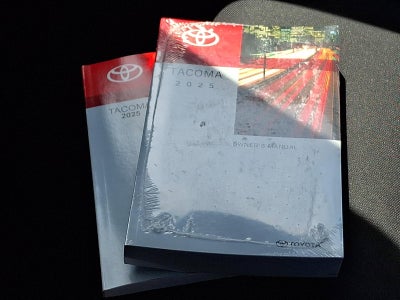 2025 Toyota Tacoma 4WD 4WD TRD Sport Hybrid Double Cab 5' Bed AT (Natl)