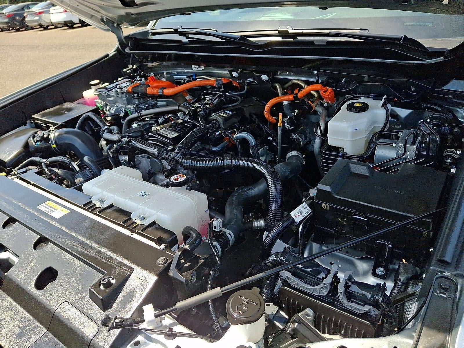 2025 Toyota Tacoma 4WD 4WD TRD Sport Hybrid Double Cab 5' Bed AT (Natl)