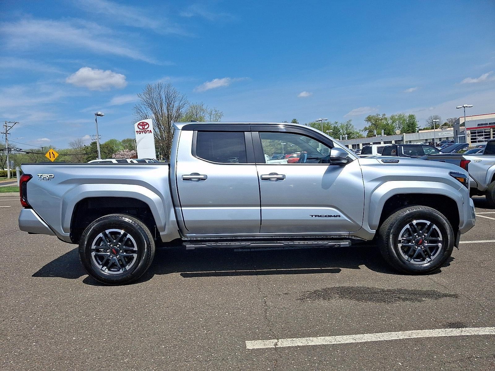 2025 Toyota Tacoma 4WD 4WD TRD Sport Hybrid Double Cab 5' Bed AT (Natl)