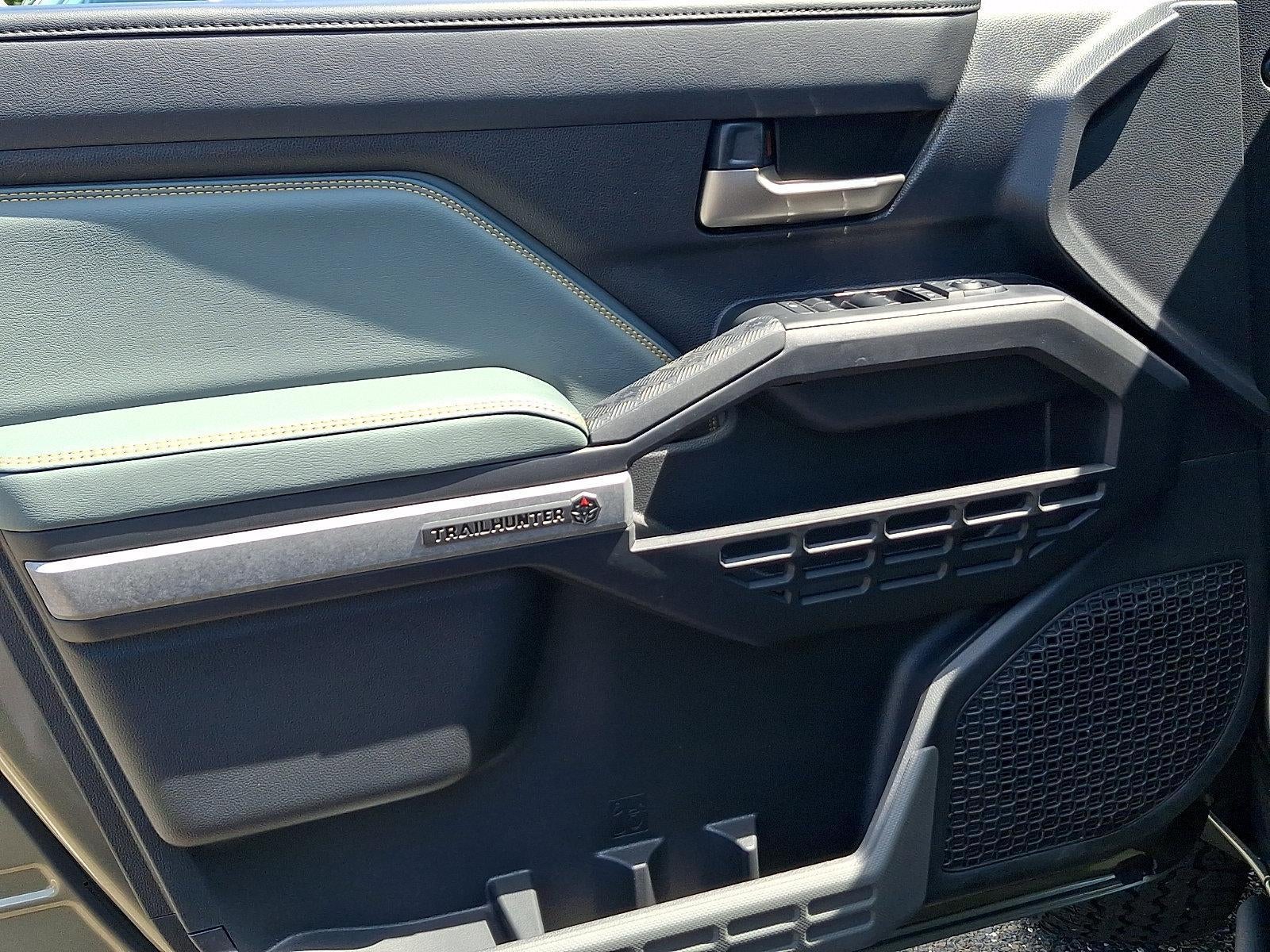 2025 Toyota Tacoma 4WD 4WD Trailhunter Hybrid Double Cab 5' Bed AT (Natl)