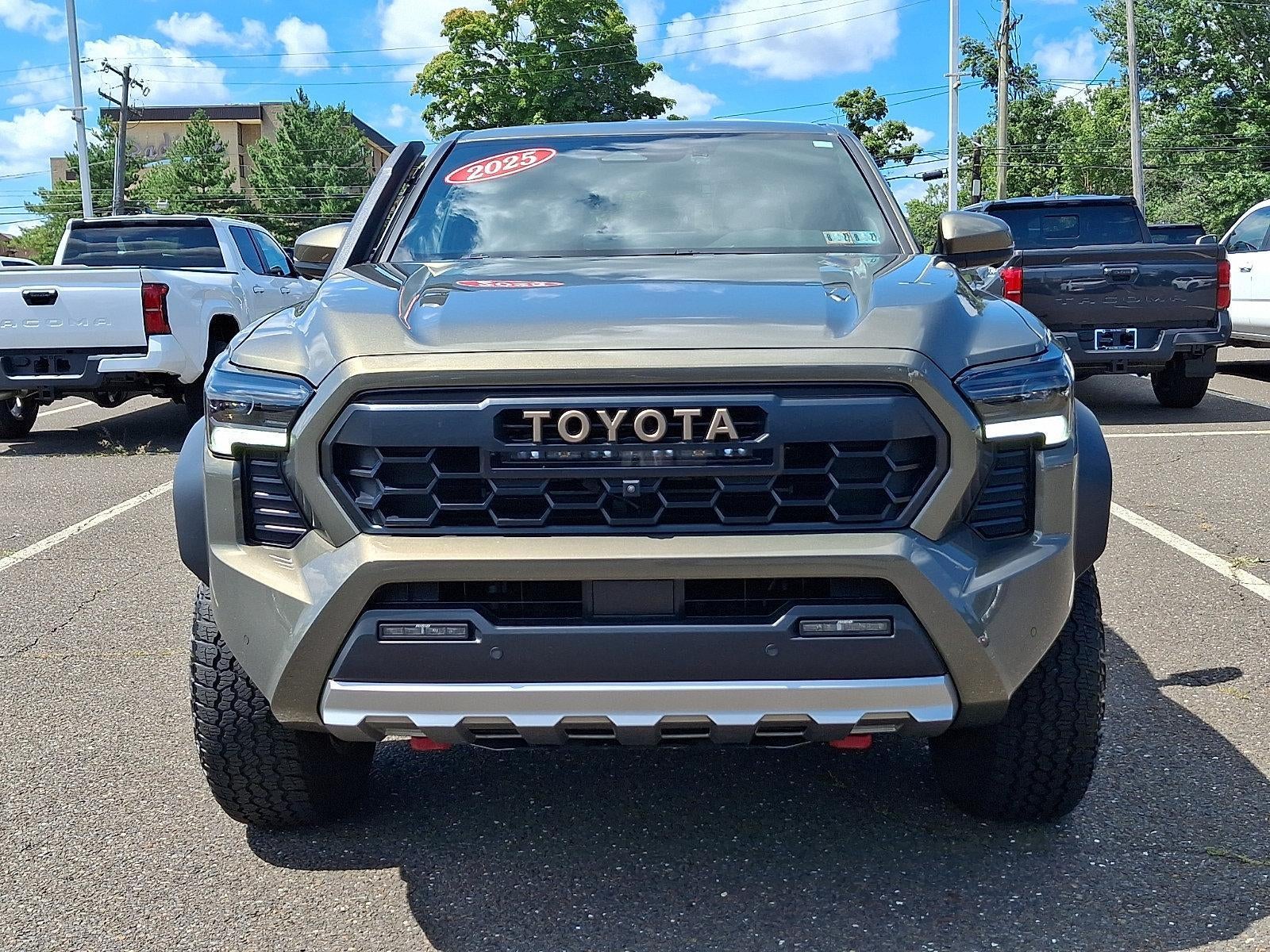 2025 Toyota Tacoma 4WD 4WD Trailhunter Hybrid Double Cab 5' Bed AT (Natl)
